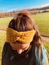 Load image into Gallery viewer, Crochet knotted Earwarmers, mustard yellow
