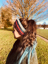 Load image into Gallery viewer, Crochet knotted Earwarmers
