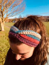 Load image into Gallery viewer, Crochet knotted Earwarmers
