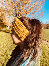 Load image into Gallery viewer, Crochet knotted Earwarmers, mustard yellow
